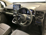 すっきりとしたデザインの内装は、さすがトヨタ車の上品さを感じます。