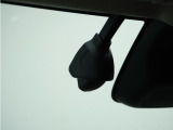 ◆ドライブレコーダー◆映像・音声などを記録する自動車用の装置です。 もしもの事故の際の記録はもちろん、旅行の際の思い出としてドライブの映像を楽しむことができます。