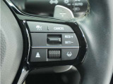 ◆アダプティブクルーズコントロール◆予め設定した車速内でクルマが自動的に加減速。前走車との適切な車間距離を維持しながら追従走行します。【LKAS】車線維持支援システムでステアリング操作を支援。