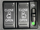 【両側パワースライドドア】スマートキーや運転席のスイッチで後席両側スライドドアの開閉が可能♪電動だから力を入れてドアを開ける必要が無く、小さなお子様でも簡単に開け閉めでき快適です♪