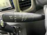 雨の日の運転をサポートするワイパーレバー。操作も簡単で、視界をクリアに保てます。安全運転に貢献します。