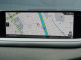 マツダコネクトの10.25インチワイドセンターディスプレイです。『Android Auto』『Apple CarPlay』や独自のコネクテッドサービスに対応したインターフェイスシステムです。