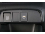 スマートフォンなどの音楽再生が可能なUSB接続ジャック装備車両です♪♪♪