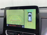 バックモニター付なので後退時に後方が見えるので安心。 車は構造上、死角がたくさんなので万が一を考えると必須ですね。 あくまで補助の為の装備、バックは目視で確認する事が重要ですよ。