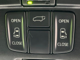 【両側パワースライドドア】スマートキーや運転席のスイッチで後席両側スライドドアの開閉が可能♪電動だから力を入れてドアを開ける必要が無く、小さなお子様でも簡単に開け閉めでき快適です♪