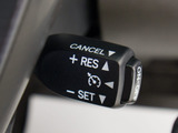【オートクルーズコントロール】搭載。アクセル操作なしでも車が自動でスピードを保ってくれる機能です長距離の高速は楽々です。