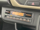 【オートエアコン】一度お好みの温度に設定すれば、車内の温度を検知し風量や温度を自動で調整。暑い&hellip;寒い&hellip;と何度もスイッチ操作をする必要はありません。快適な車内空間には必須の機能ですね♪
