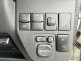 【VSC】横滑り防止装置(VDC/ESC)は、急なハンドル操作や滑りやすい路面で車両の横滑りを検知・抑制。安定した走行をサポートし、安全性を高めます。