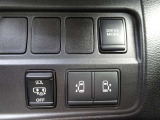 両側オートスライドドア装備!運転席やドアのスイッチ、リモコンキーでも開閉操作できるので便利ですよ!