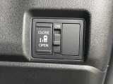 【パワースライドドア】スマートキーや運転席のスイッチでスライドドアの開閉が可能♪電動だから力を入れてドアを開ける必要が無く、小さいお子様でも、重い荷物を持っている時もラクに開け閉めできます♪