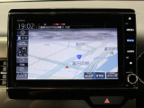 【純正8インチナビ】使いやすいナビ操作にオーディオ機能も充実!Bluetooth接続で運転中のハンズフリー電話や好みの音楽を車内に流す事が出来ます。ラインナップや車種に応じて豊富な機能が使用可能♪