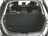 【広々トランクルーム】車体に対してスペースは広めに作ってあります。また、背もたれを倒すとより多くの荷物を乗せることができます。