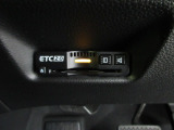 ETC付。高速道路の料金所はキャッシュレスで通過です。サービスエリア等にあるスマートインターの出入りも利用可能でとっても便利。ご納車後すぐにお使い頂けるようセットアップしてのお渡しとなります。