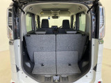 普段のお買い物や通勤、送迎等に十分な荷室スペースを確保しております。セカンドシートを倒すと、大きな荷物の積載も可能です♪