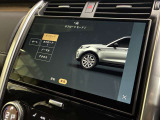 【エアサスペンション】オフロードでの高い走破性と、優れた乗り心地を両立するために開発されたエアサスペンションは様々な運転状況に応じてモード変更が可能です。