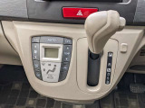 オートエアコンなので楽々快適な室温に♪