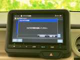 お気に入りの音楽を快適に楽しめます。Bluetooth接続でスマートフォンと連携すれば、さらに便利に。ドライブのお供に最適な機能です。