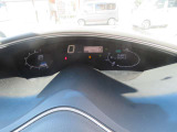 マルチセンターデイスプレイです。お車のメンテナンスや走行が可能な距離数を表示してくれます。