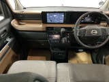◆◆◆運転席まわりはこのように機能的にまとまっています。足元が広くて、開放的ですよ!ぜひお座りください。