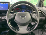 【純正革巻きステアリング】上質な革を使用することで、手にしっかり馴染みとても運転しやすいハンドルです♪