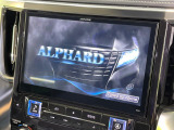 【BIG-X11インチナビ】人気の大画面BIG-Xナビを装備。専用設計で車内の雰囲気にマッチ!ナビ利用時のマップ表示は見やすく、テレビやDVDは臨場感がアップ!いつものドライブがグッと楽しくなります♪