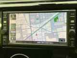 高精細な地図表示で、目的地までスムーズに案内します。渋滞情報もリアルタイムで表示され、最適なルートを選択できます。快適なドライブをサポート。