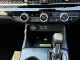 温度を調節すれば、自動で風量調整もしてくれるAUTOエアコン機能も付いています★