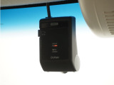 ◆ドライブレコーダー◆映像・音声などを記録する自動車用の装置です。 もしもの事故の際の記録はもちろん、旅行の際の思い出としてドライブの映像を楽しむことができます。