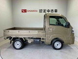 車両右側面からの写真になります。車をご覧になりたい時はお気軽に最寄りの店舗へご相談下さい。
