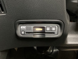 ハンドルの左下にETCがついています。高速道路の料金所の通過も楽々です。カードの取り出しもしやすい場所についています。
