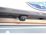 リヤカメラ付きなので、シフトレバーをリバースにすると連動してカメラ映像に切り替わります。