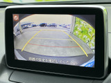 後方確認がしやすく、安全な駐車をサポートします。狭い場所でも落ち着いて操作でき、運転に自信を持てます。駐車時の安全性向上に貢献する頼もしい装備です。