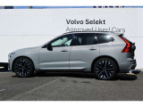 ロードクリアランスの大きなXC60は乗員の着座位置が高く、視界が良好です。また、着座位置の高さは安心感につながり、ストローク量の大きいサスペンションにより悪路でも快適な乗り心地を確保できる利点もあります。