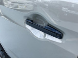 愛車を大切に乗って頂くために、ボディコーディングの施工をお勧めしております。輝くクルマになり日頃の手入れも簡単です。メンテナンスキット・施工証明書付きます。