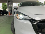 鋭く前方を照らす、LEDヘッドライト。遠くまで視界が開けることで、より安心したストレスのない走行を、提供してくれます。ライトの寿命が長いこともLEDの特徴ですね。