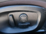 ◆パワーシート『電動パワーシートですので運転中のシート調節も安全に行えます。微調整も可能ですのであなただけのドライビングポジションを実現します。』
