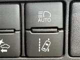 【レーンディパーチャーアラート(LDA)】クルマが車線または走路から逸脱する可能性がある場合に、ブザーまたはハンドルの振動により注意をうながします。機能には限界があるためご注意ください。