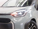 LEDヘッドライトです。デザイン性がよくとても明るいので、夜間の走行や悪天候でも安心です。しかも長寿命!