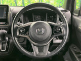 【純正革巻きステアリング】上質な革を使用することで、手にしっかり馴染みとても運転しやすいハンドルです♪