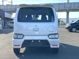 新車と同様の保証(有料)がつけられます。また各地域の店舗に最新の大型整備工場とプロメカニックが常駐しておりアフターメンテナンスもお任せください。
