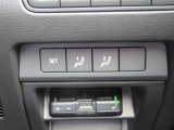 シートメモリー機能が装備されています。運転席のシート位置をあらかじめ登録し、ボタン一つで自分の好みの位置に自動で戻せる機能です。2つまで登録できます。