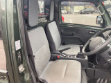 運転席からの視界もよくどなたがお乗りになられても運転しやすい車両になっています☆