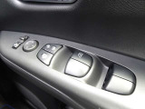 全席パワーウインドウ★運転席はワンタッチで開閉可能です♪