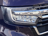 明るくて長寿命のLEDヘッドライト採用