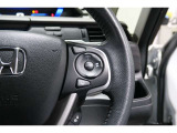 Hondaセンシングの機能のひとつ、アダプティブクルーズコントロール付!アクセルから足を離しても設定したスピードと前車との車間を保ち走行してくれます!車線維持もアシスト☆高速道路で疲労軽減ですね☆
