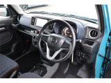 ハンドル周りもスッキリしていて運転しやすいです。