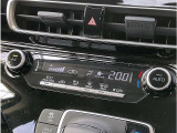 ■温度設定をしておけばいつでも快適な車内温度を維持できるオートエアコン!