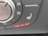 ●フロントシートヒーティング:運転席・助手席共に三段階で調節が可能なシートヒーターを装備しております。季節を問わず快適にご使用いただけます。