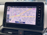 日産純正のカーナビが付いておりますので知らない所でもサポートしますので安心ですね。色々な機能でドライブも快適ですね。