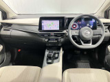 運転席からの視界が左右に広く隅々まではっきりと見渡せます。車の前端も把握しやすく安心して運転できます!